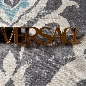 Authentic Versace letter logo belt in size 75, in excellent condition worn twice Versace Logo Letter Thin Leather Belt in Black | Lyst main image 4